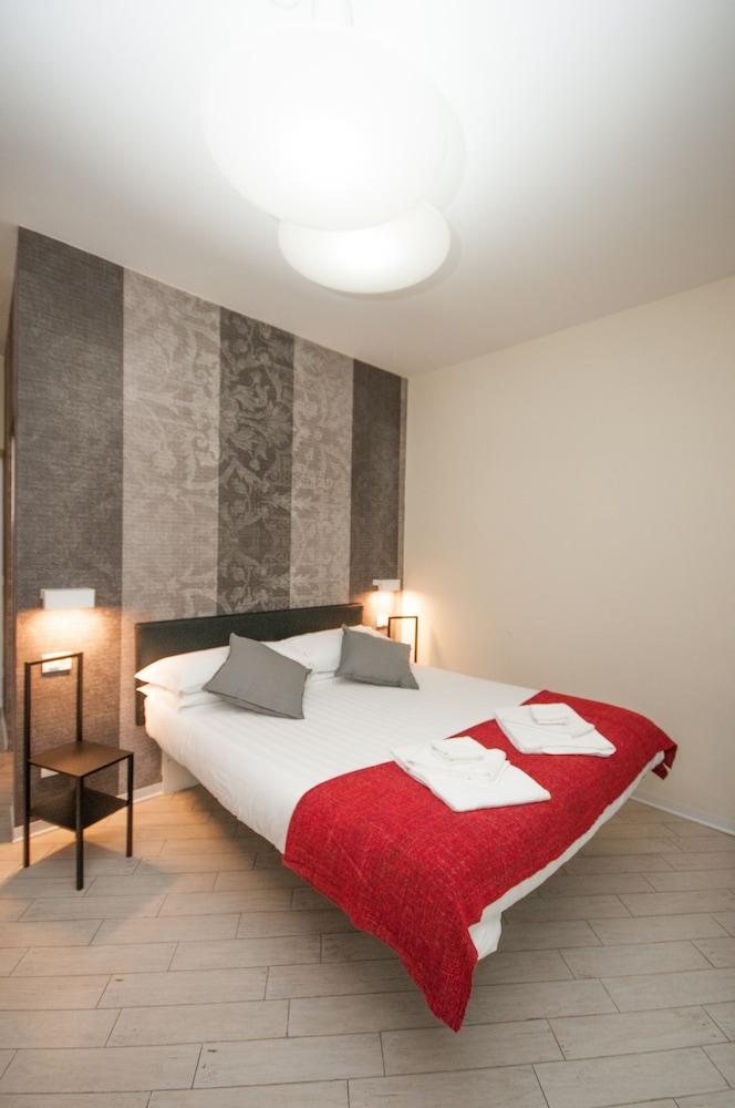 First Floor Affittacamere Roma